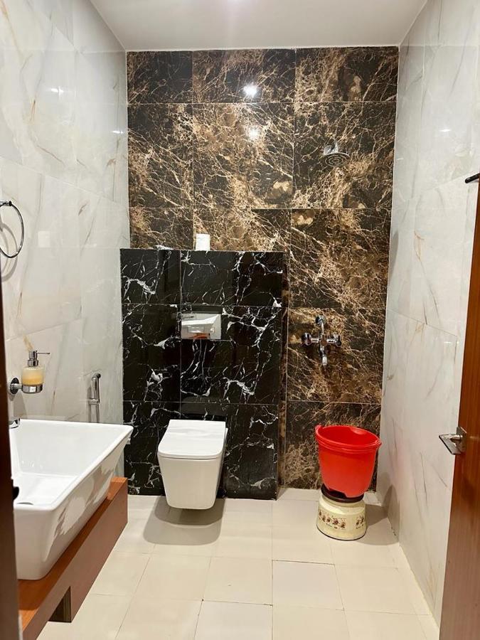Royal Heritage Hotel & Resort Ayodhya Esterno foto