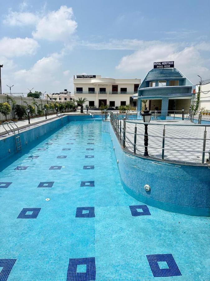 Royal Heritage Hotel & Resort Ayodhya Esterno foto
