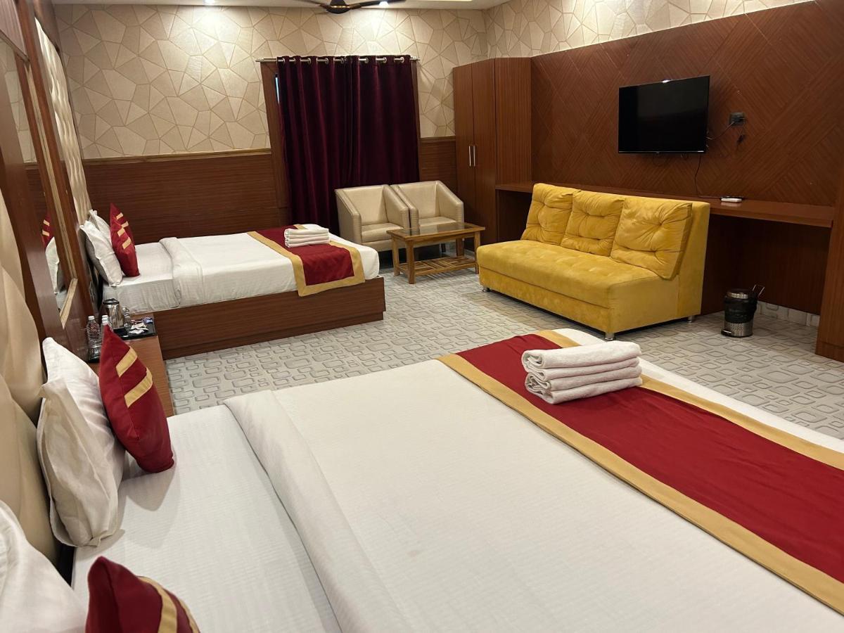 Royal Heritage Hotel & Resort Ayodhya Esterno foto