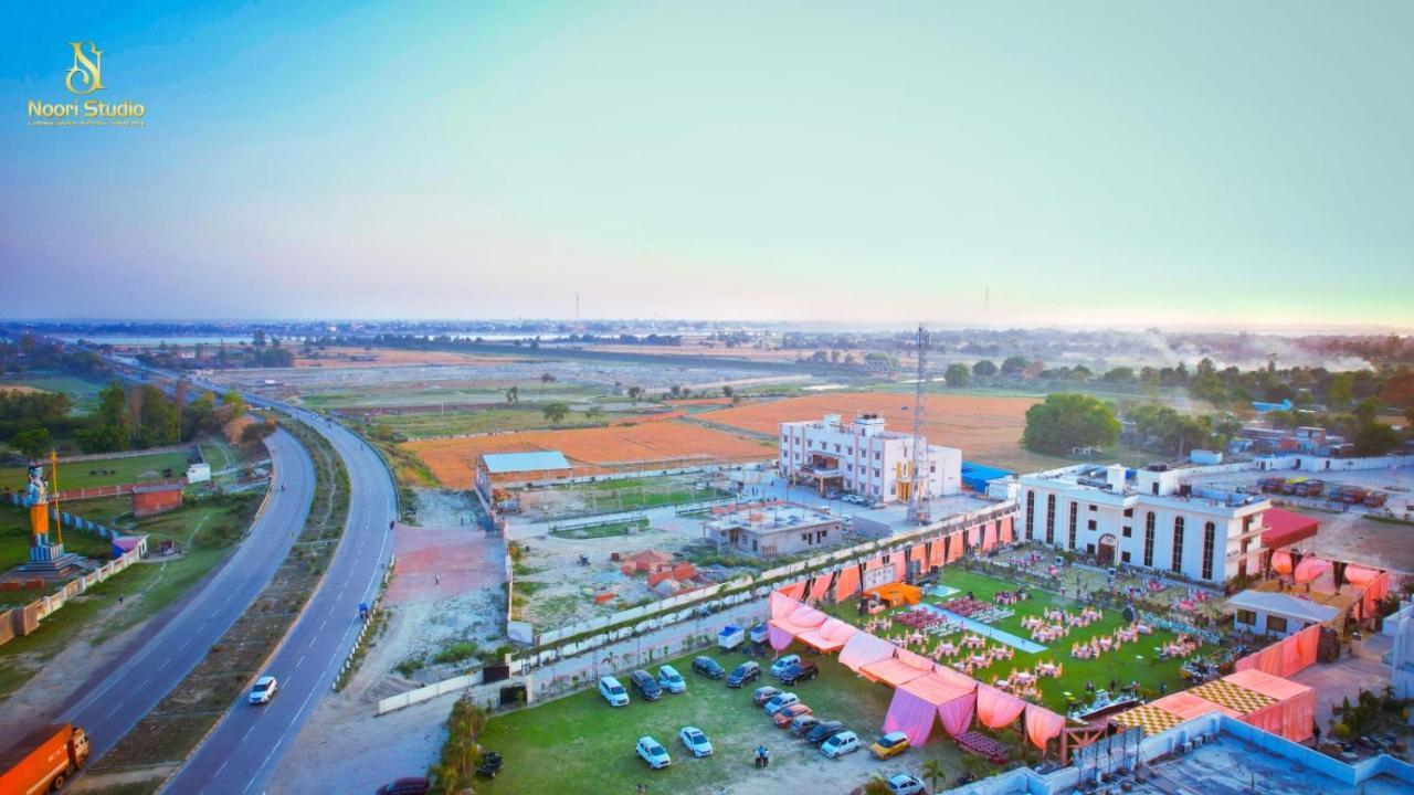 Royal Heritage Hotel & Resort Ayodhya Esterno foto