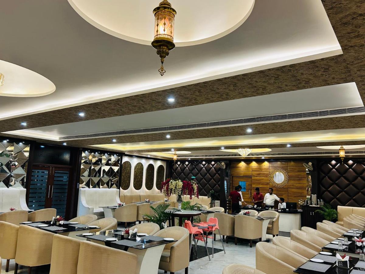 Royal Heritage Hotel & Resort Ayodhya Esterno foto